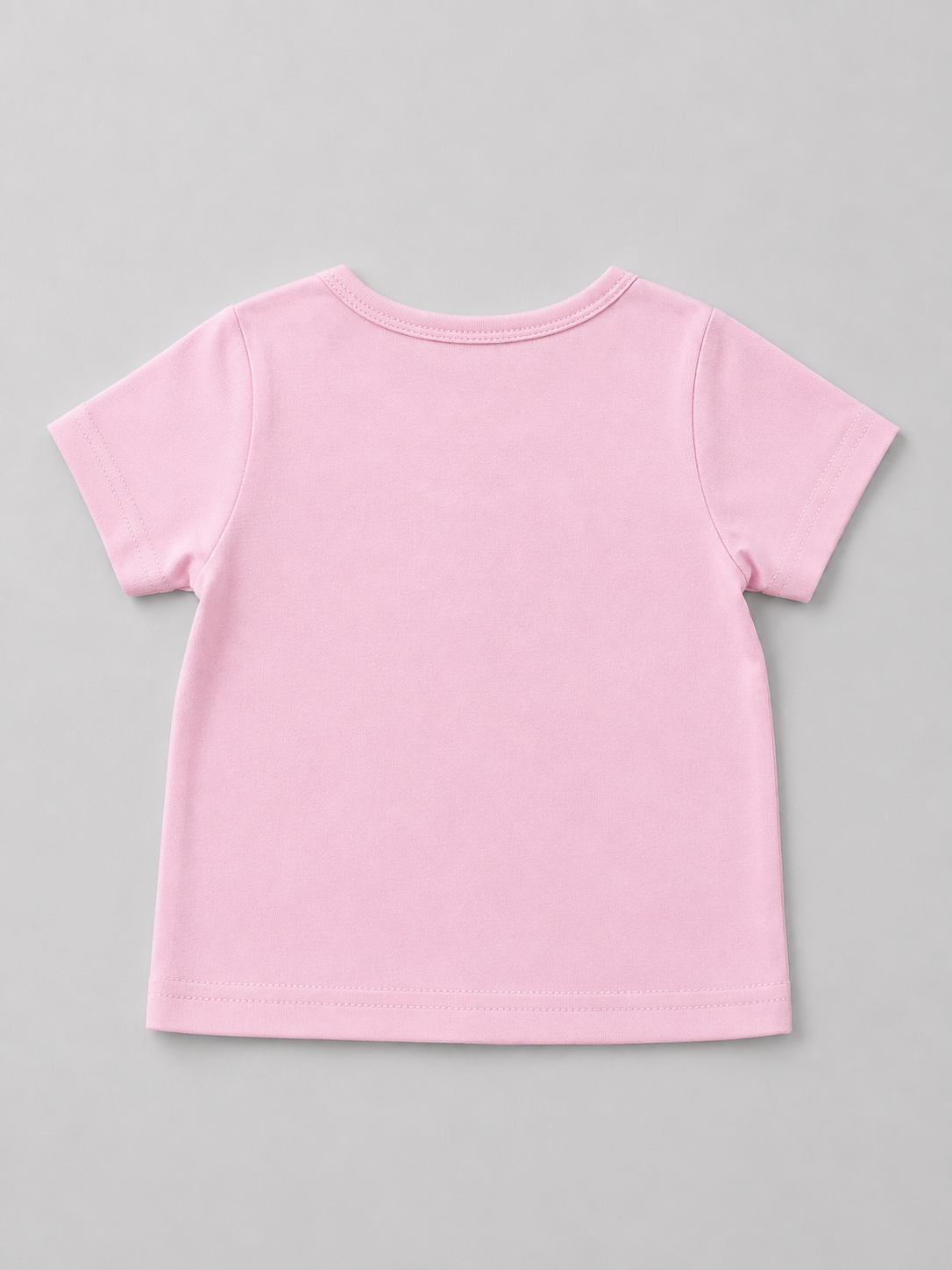 Shop this adorable pink baby girl T-shirt featuring a playful “Cuter Version of Dad” graphic. A fun and versatile short-sleeve top perfect for everyday wear, outings, and family photos.