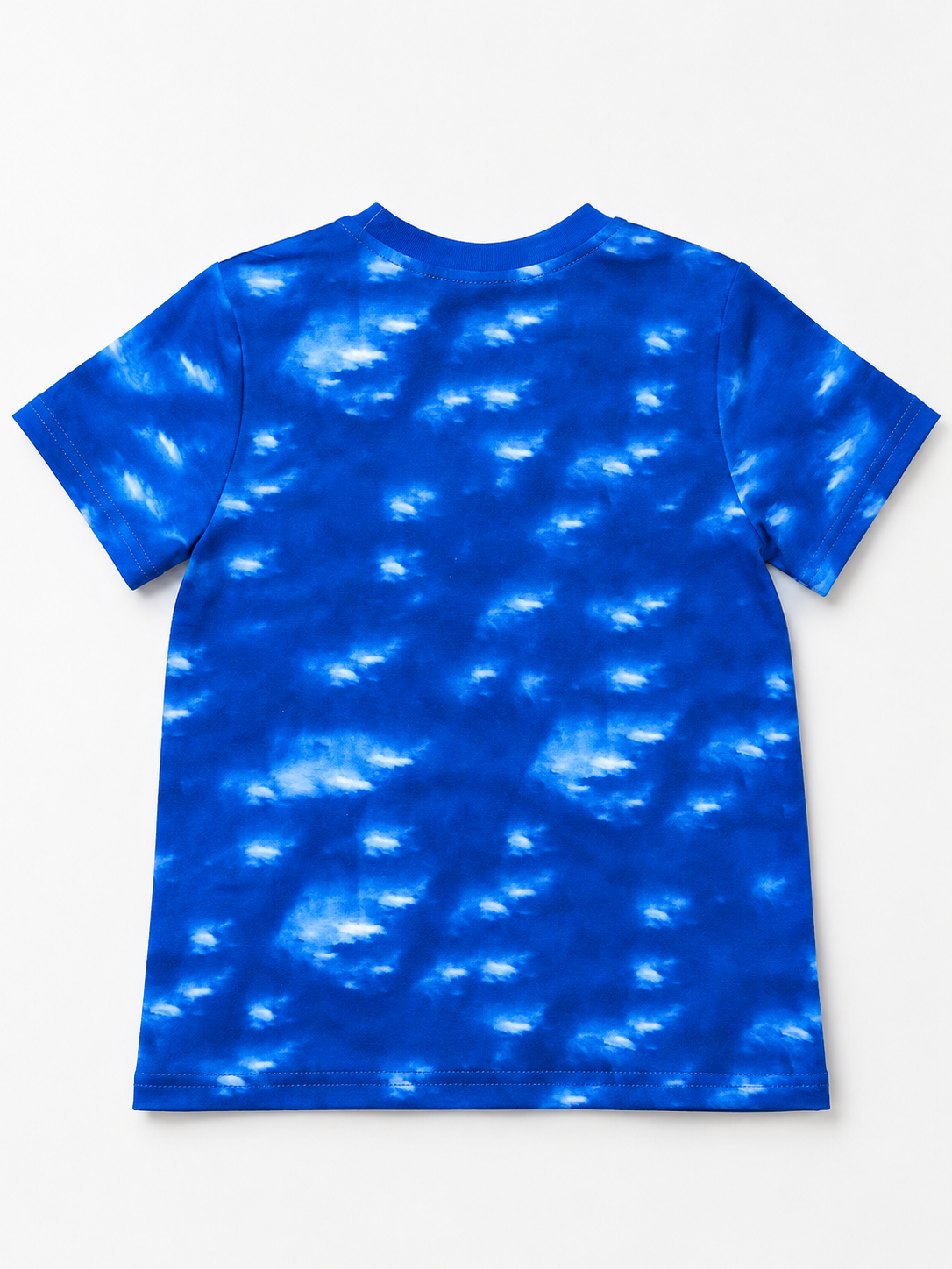 Shop this fun boys’ blue dinosaur T-shirt featuring a colorful prehistoric adventure scene with dinosaurs, waterfalls, mountains, and a vibrant blue sky. Perfect for everyday wear and playtime