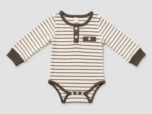 Shop this adorable baby boys’ cream and brown striped long-sleeve bodysuit featuring contrast trim, ribbed cuffs, a button-front detail, and convenient bottom snaps. Perfect for everyday wear and layering.